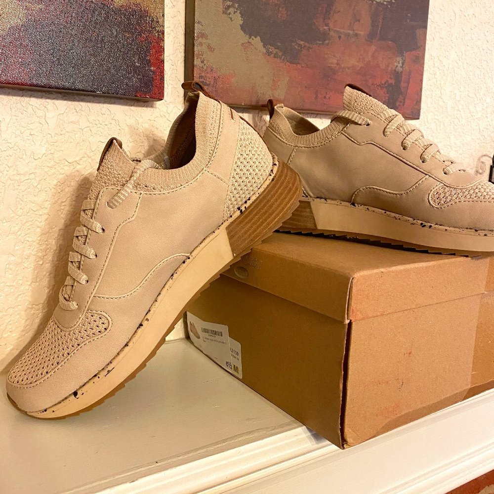 Dr Scholl's Reed sneakers, NIB, tan